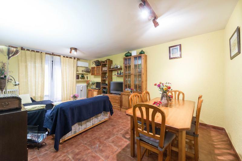Apartament Vivienda Familiar Con Jardin Junto A Ifema Madryt Zewnętrze zdjęcie